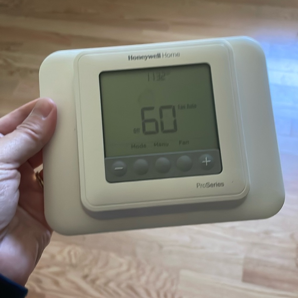 Honeywell Home Pro Series thermometer